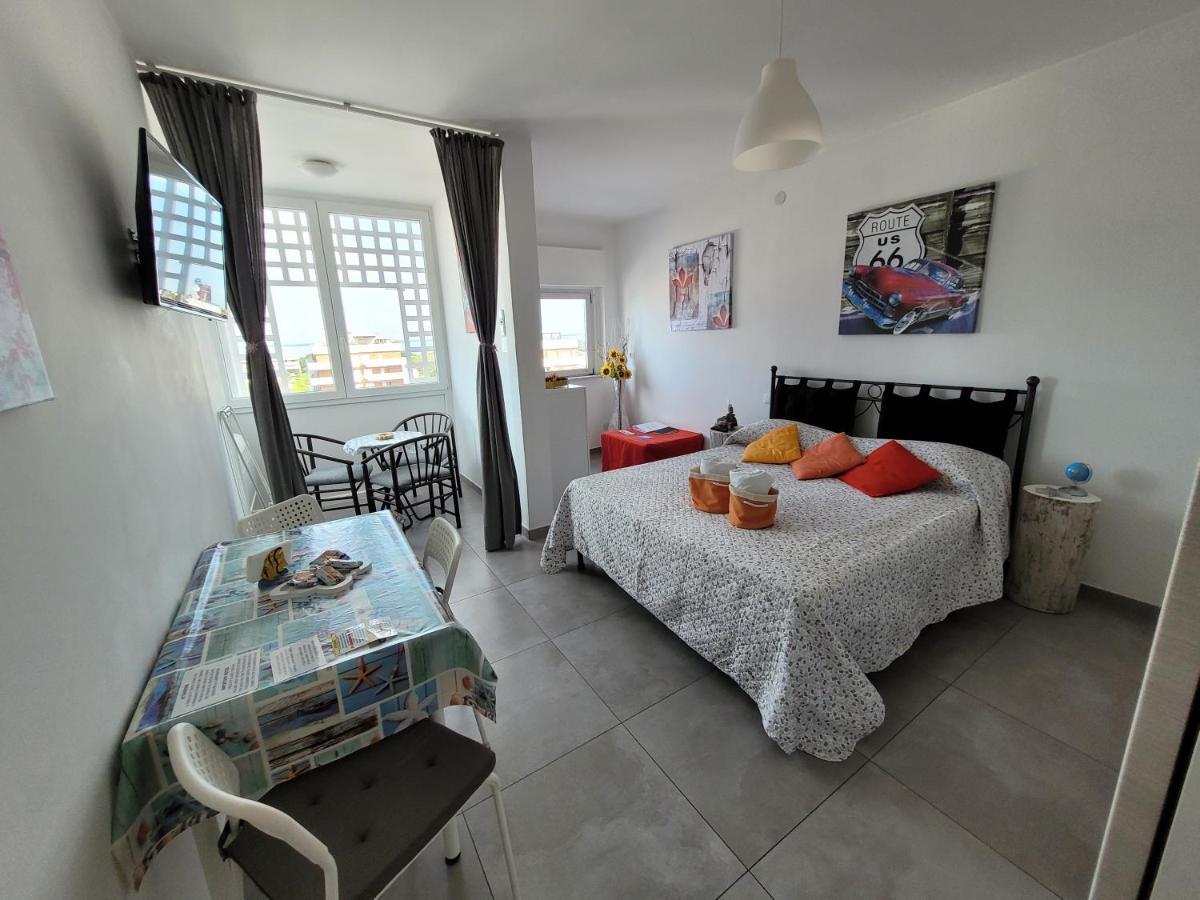 Rosato 2 Sea View Apartment Lignano Sabbiadoro Eksteriør billede